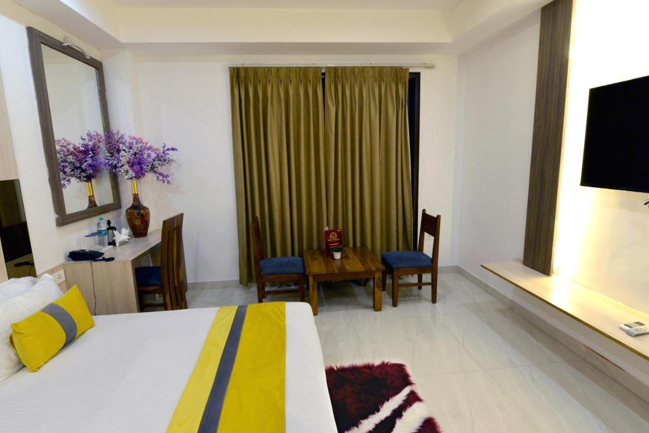 Hotel The Yellow Nayagaon Екстериор снимка