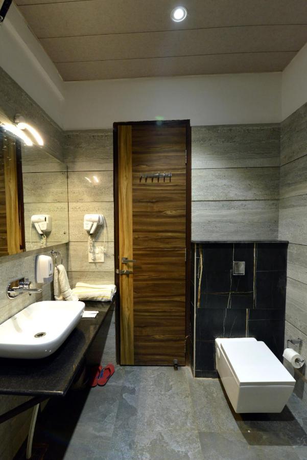 Hotel The Yellow Nayagaon Екстериор снимка
